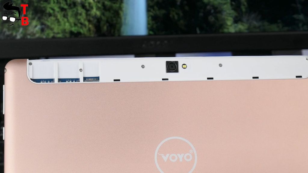 VOYO i8 Pro REVIEW sim card and microSD card slot