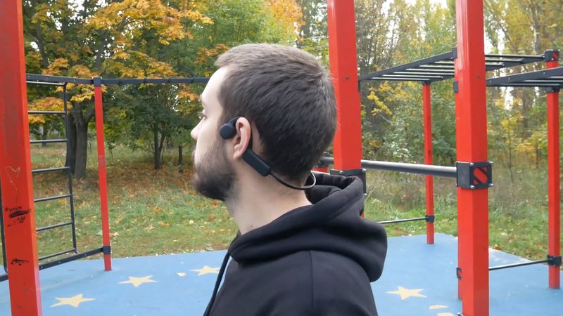 Wissonly Hi Runner REVIEW: 32GB Built-In Memory Bone Conduction Headphones!