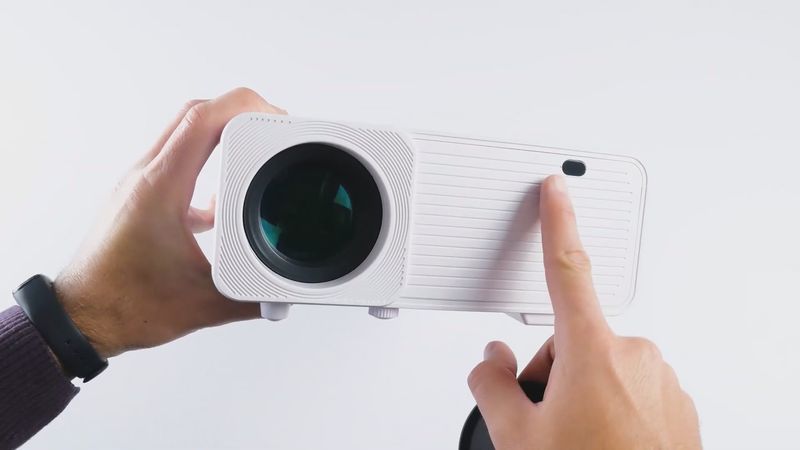 NICPOW Q6 REVIEW: Budget Projector For Family Movie Night!
