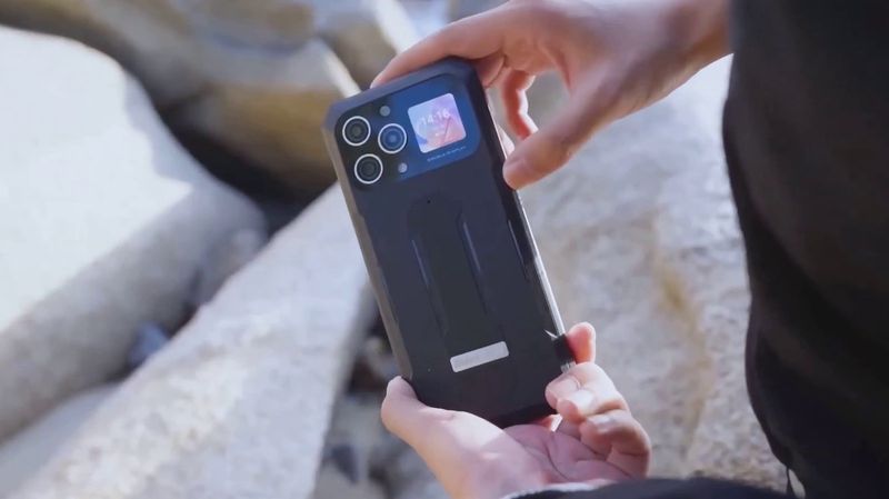 Blackview BL8000 PREVIEW: That Second Screen Looks Awesome!